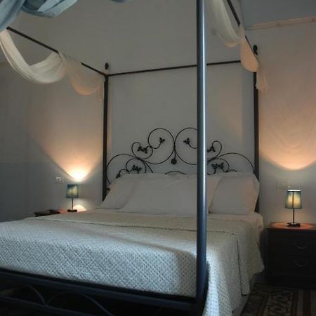 Antica Masseria Carparelli Guest House ออสตูนี ภายนอก รูปภาพ